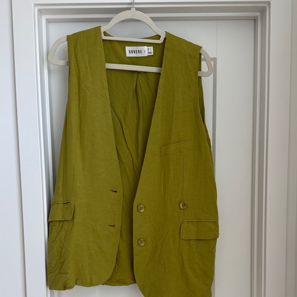 Sovere Olive Green Sleeveless Linen-Blend Vest